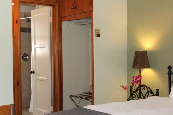 Room 28 of 43