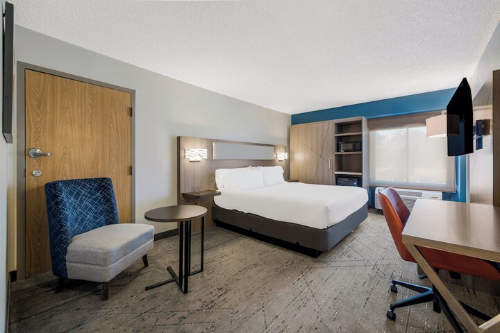 Holiday Inn Express Hampton - Coliseum Central by IHG