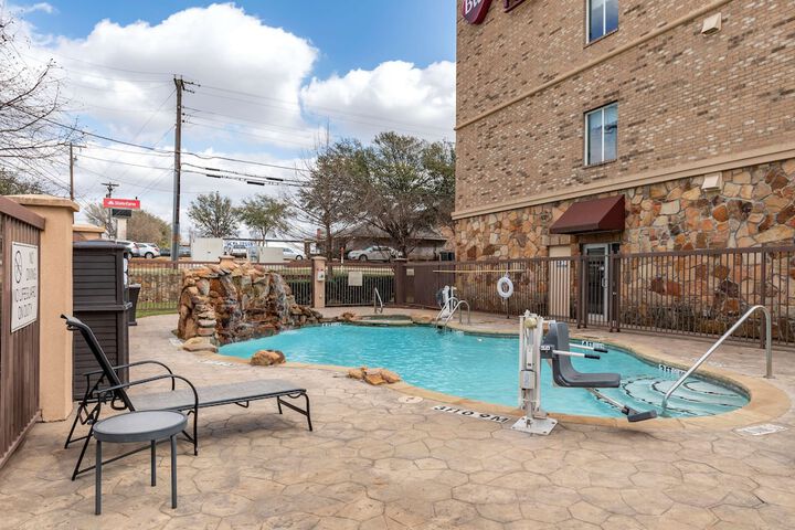 Pool 5 of 25