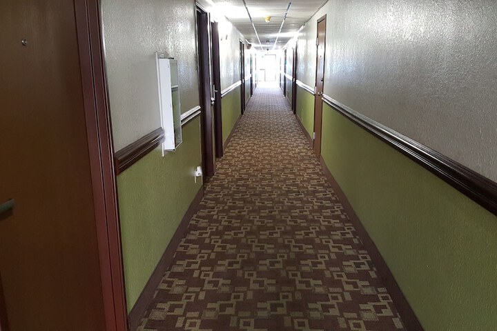 Ballroom/Hall 20 of 23