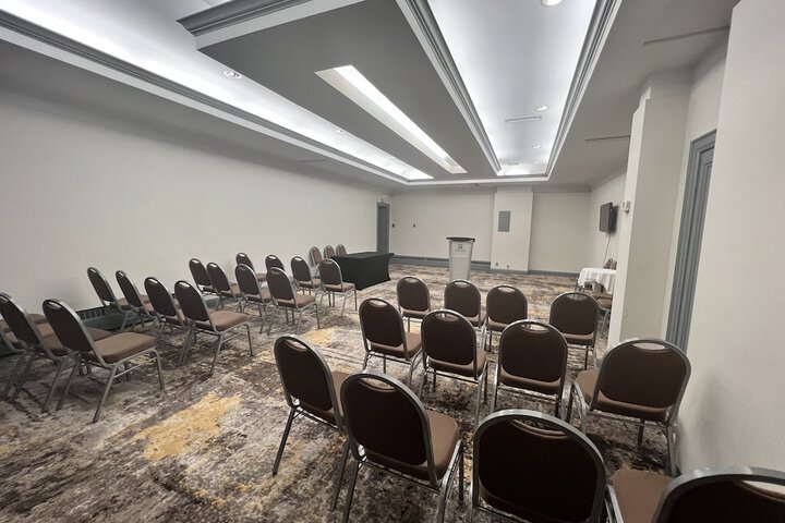 Holiday Inn Toronto Airport East by IHG
