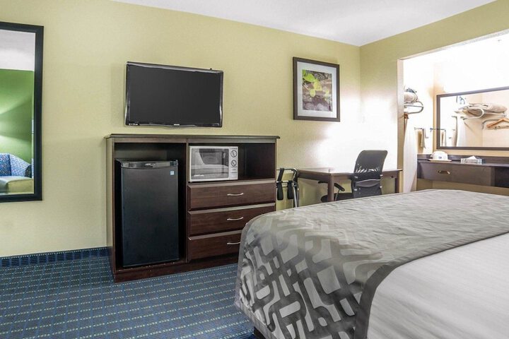 Room 11 of 23