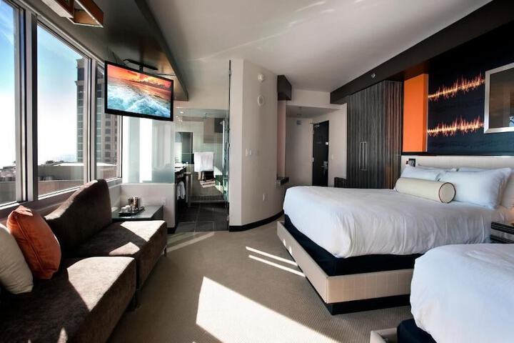 Room 18 of 29