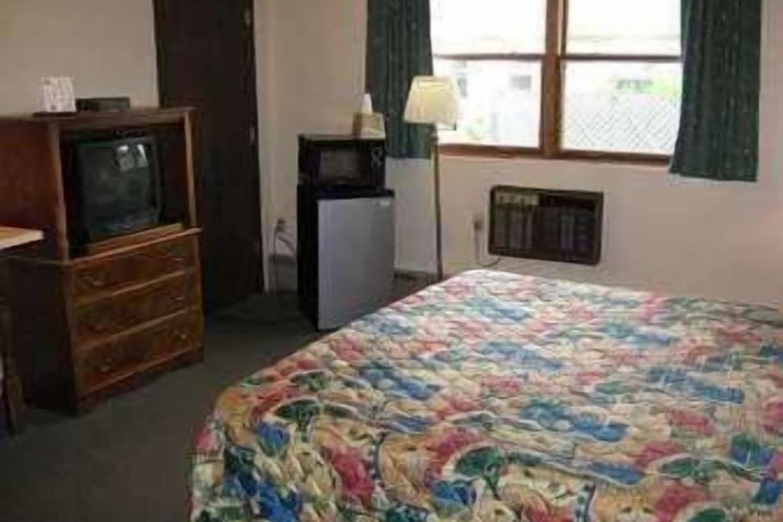 Room 5 of 17