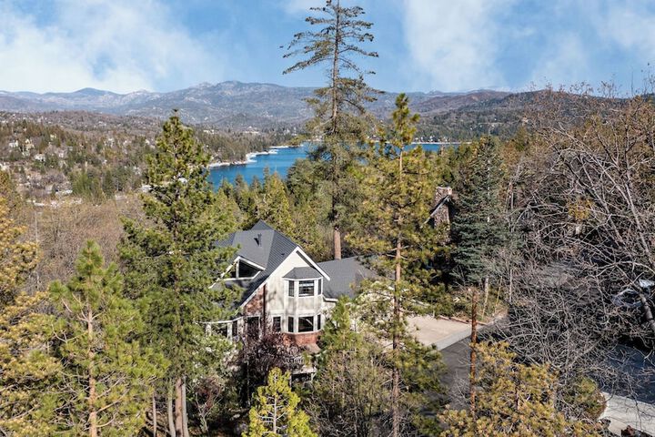 Pollock by Avantstay Stunning Views w / Movie Room Game Room & Large Balcony
