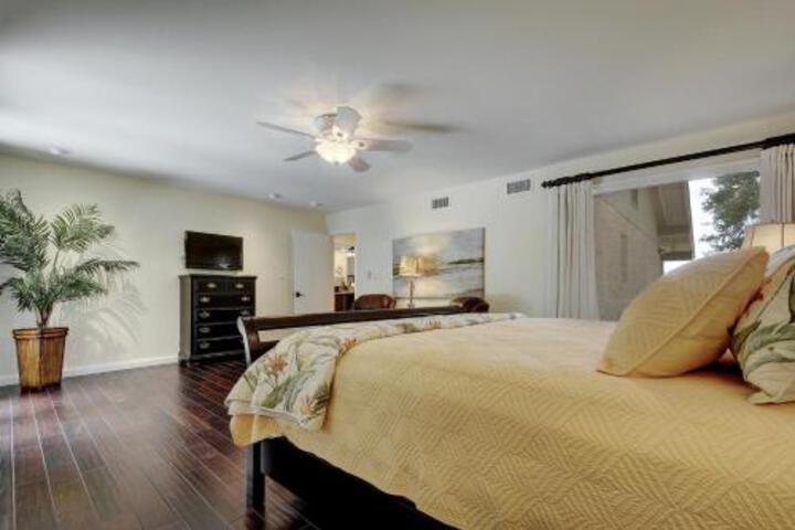 Challenger Holiday Home