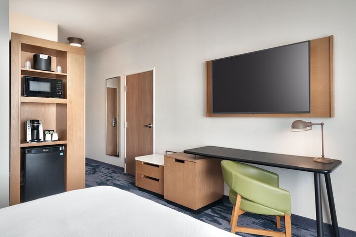 Room 28 of 43