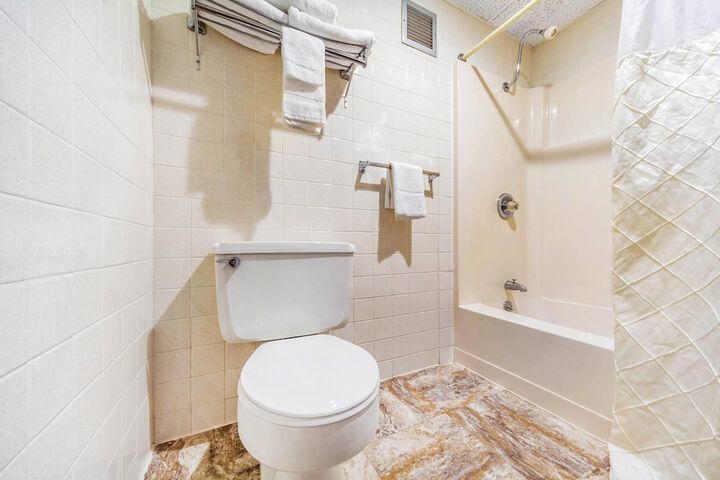 Econo Lodge Inn & Suites Brookings