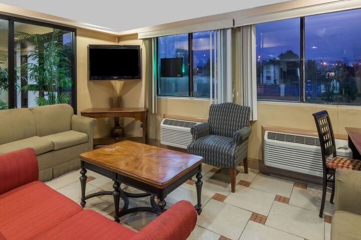 Hotel Interior 10 of 24