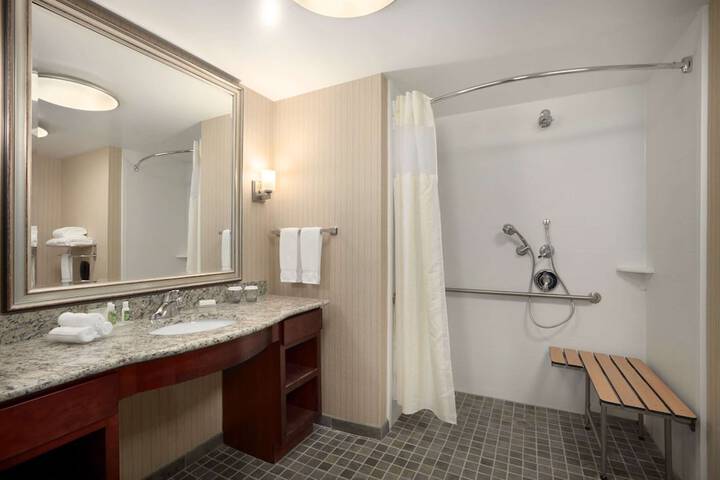 Room 18 of 24