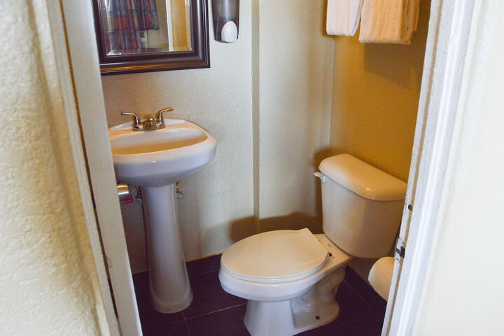 Room 32 of 39