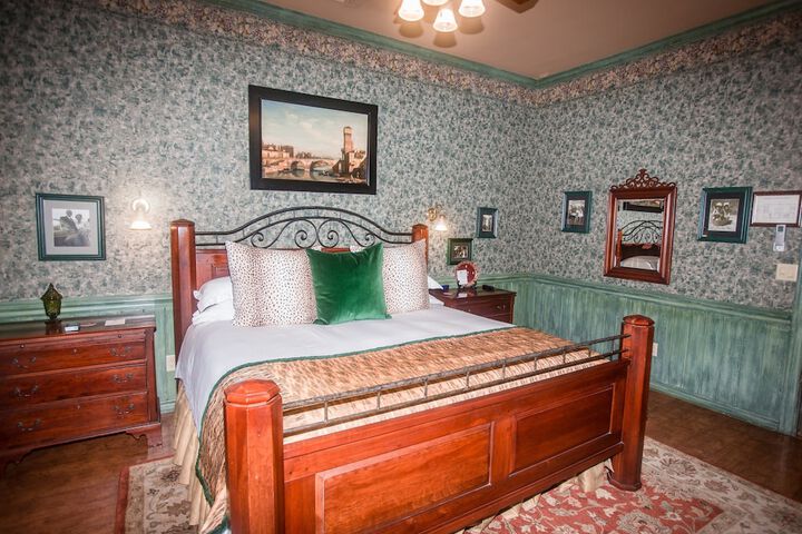 Room 18 of 87