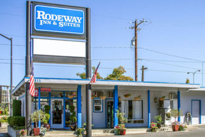Rodeway Inn & Suites