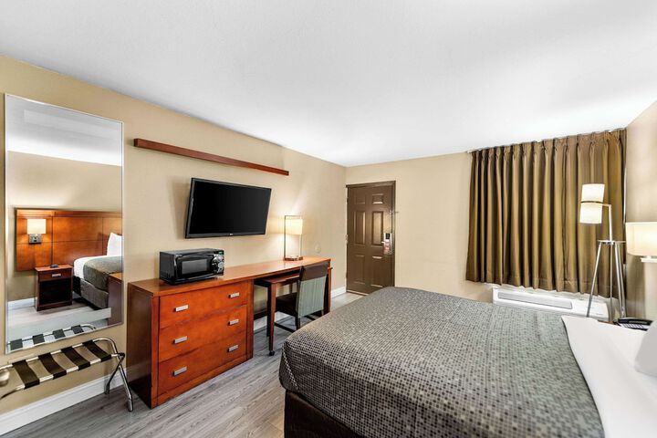 Room 22 of 34