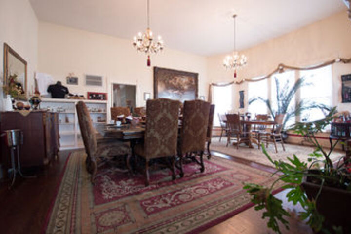 Munzesheimer Manor Bed & Breakfast