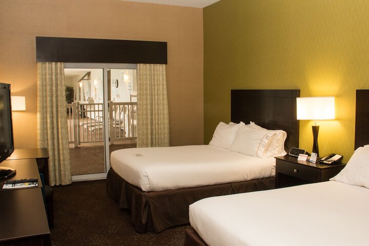 Room 40 of 77