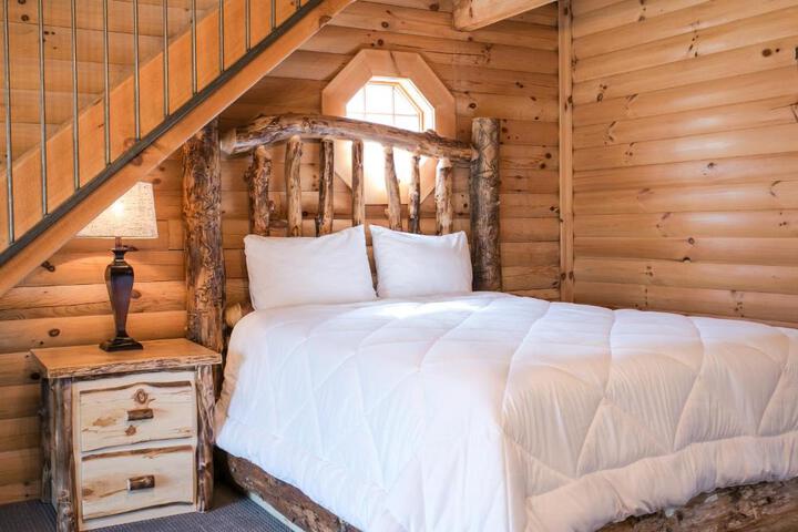 Coblentz Country Lodge by Amish Country Lodging