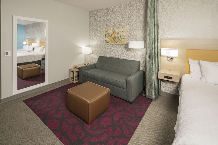 Room 27 of 40