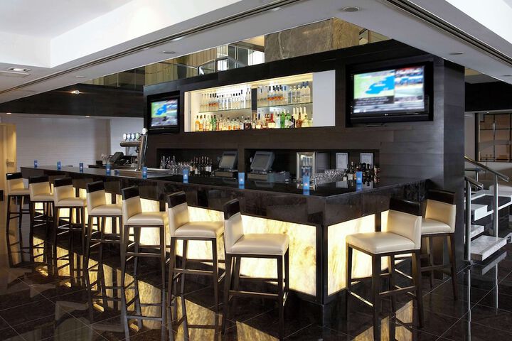 Lounge 39 of 43