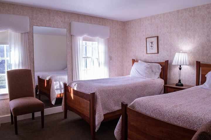 Room 77 of 104