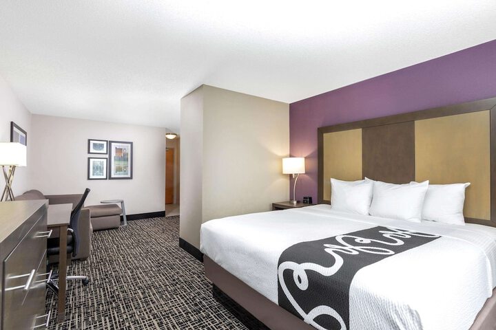 La Quinta Inn & Suites by Wyndham Hopkinsville