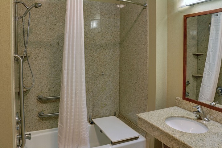 Room 21 of 32