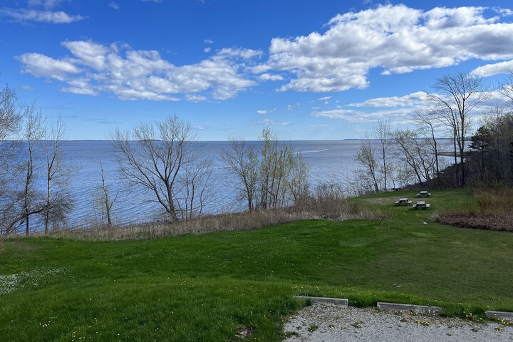 High Tide Inn