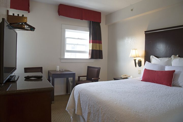 Room 17 of 35