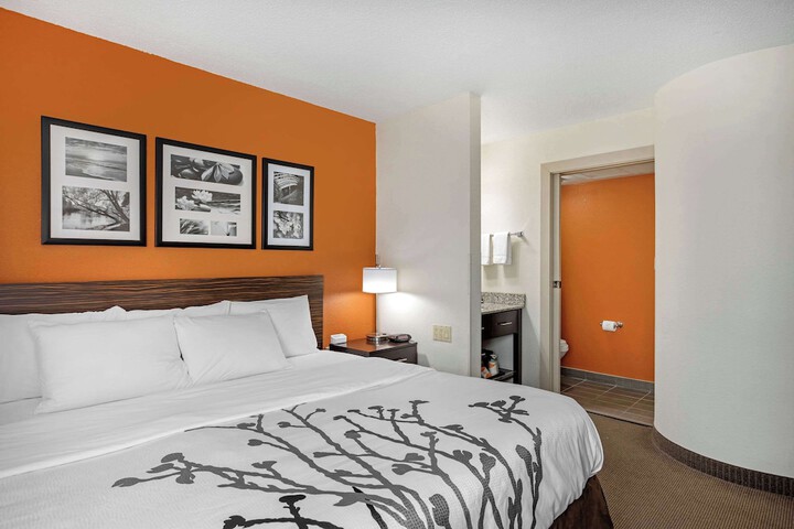Room 12 of 30