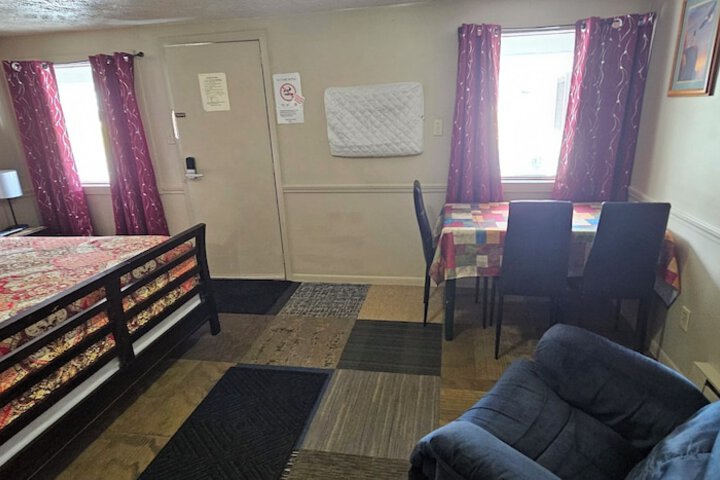 Room 102 of 115