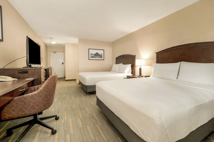 Room 103 of 200