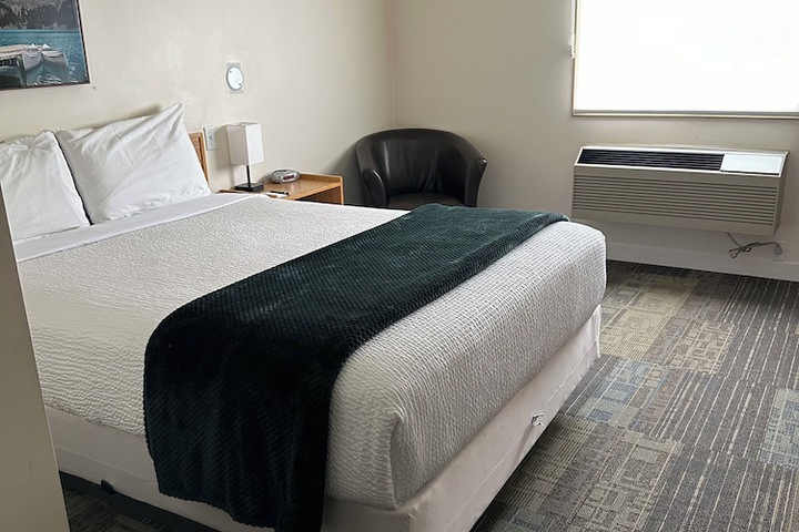 Room 48 of 77