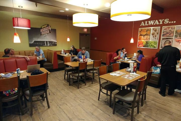 Dining 48 of 58