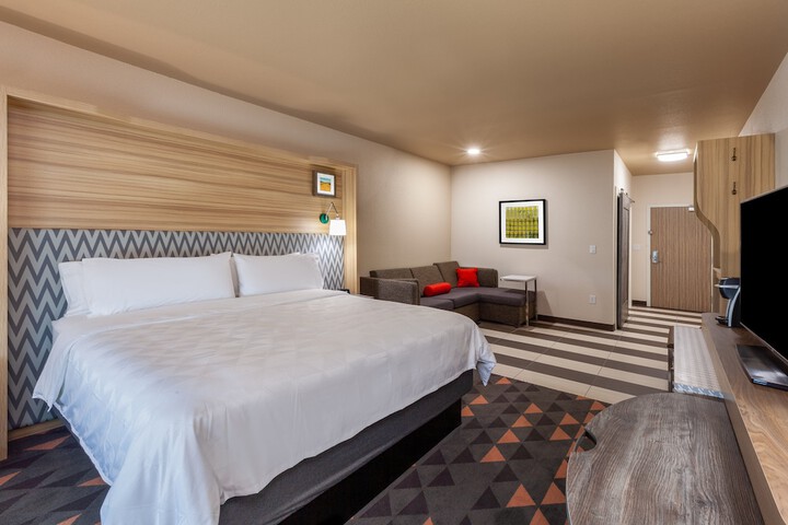 Room 15 of 35