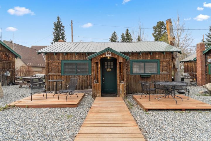 The Loose Moose Lodge