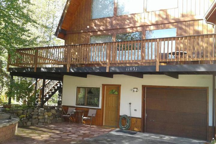 Alaska Chalet Bed & Breakfast