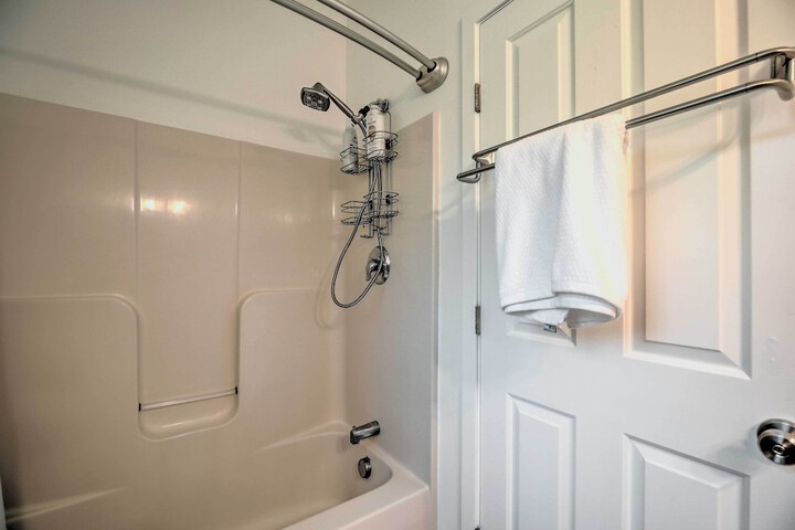 Airy & Bright Hideaway Near Smugglers Notch!