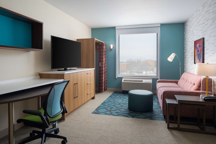 Room 25 of 37
