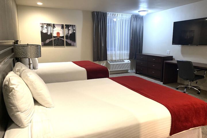 Room 28 of 62
