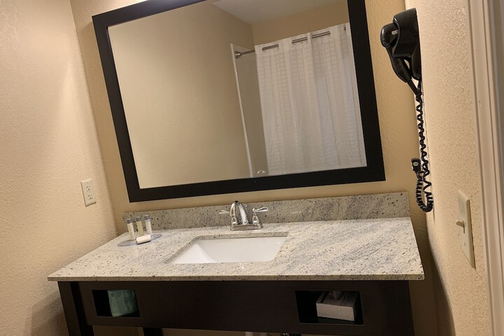Room 40 of 44