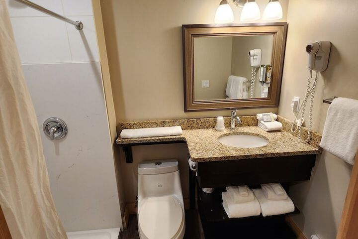 Aspen Village Inn