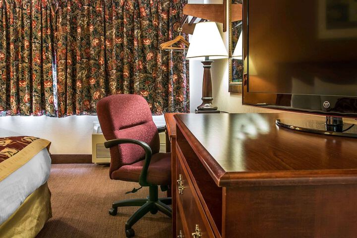 Room 16 of 32