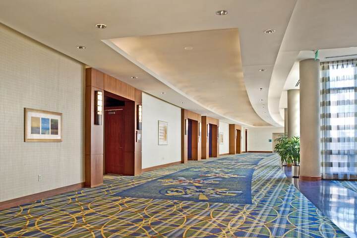 Ballroom/Hall 64 of 73