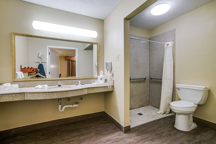 Room 18 of 21