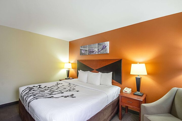 Room 10 of 35