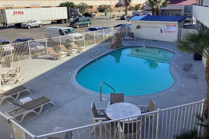 Pool 10 of 34