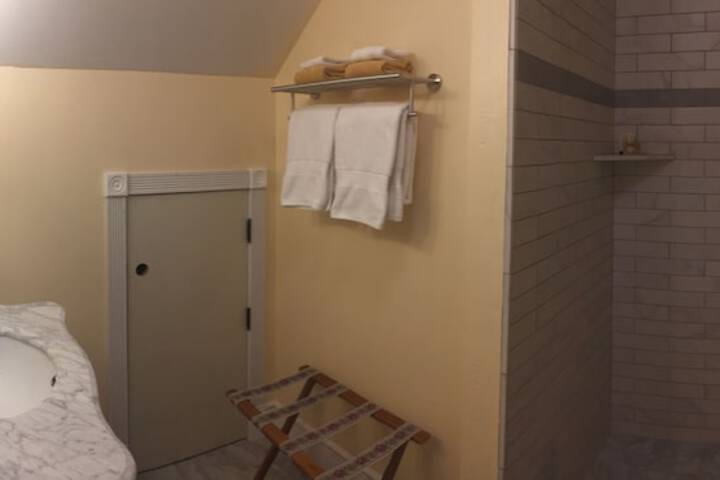 Room 10 of 45