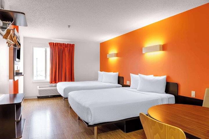 Room 17 of 25