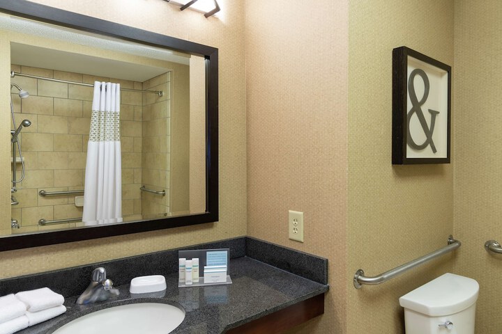 Room 18 of 36
