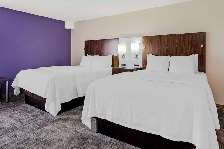 Room 11 of 25